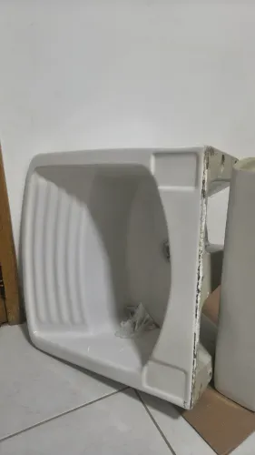 Tanque de lavar roupas em louça 