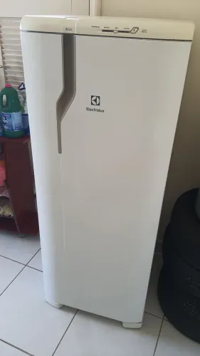 Geladeira eletrolux RE31