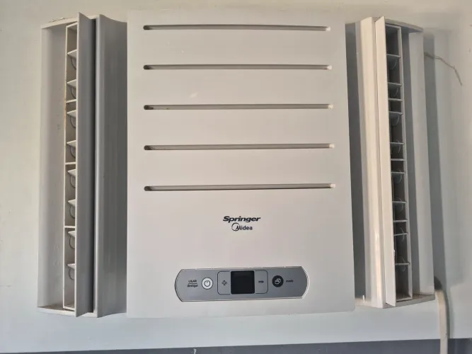 Ar-Condicionado Janela Springer Midea 7.500 BTUs 110V Digital com controle.