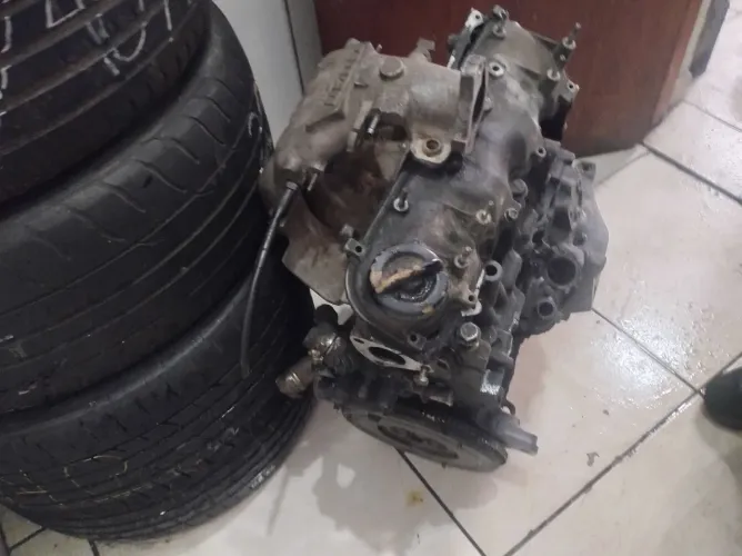 Motor fiasa 1.0 parte de baixo ok vai completo de acordo com a foto 