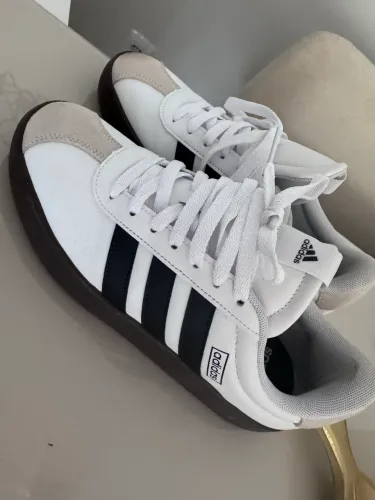 Tênis adidas VL court feminino