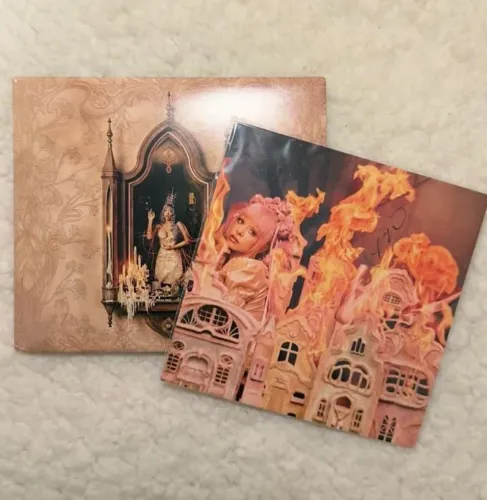 CD Hades de Melanie Martinez autografado! Troco por Portals autografado 