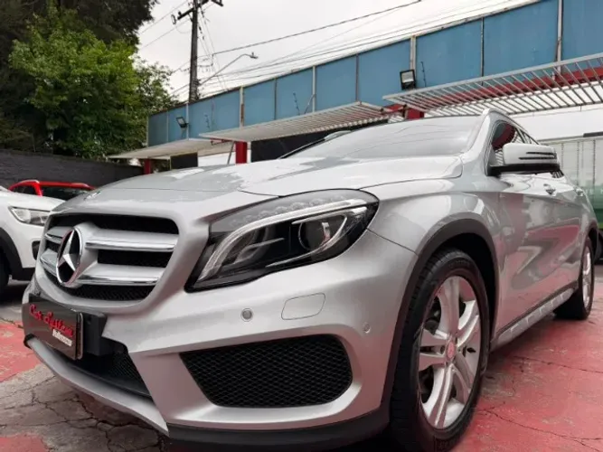 Mercedes-Benz GLA 250 Vision 2.0 TB 16V 211cv Aut. 2015