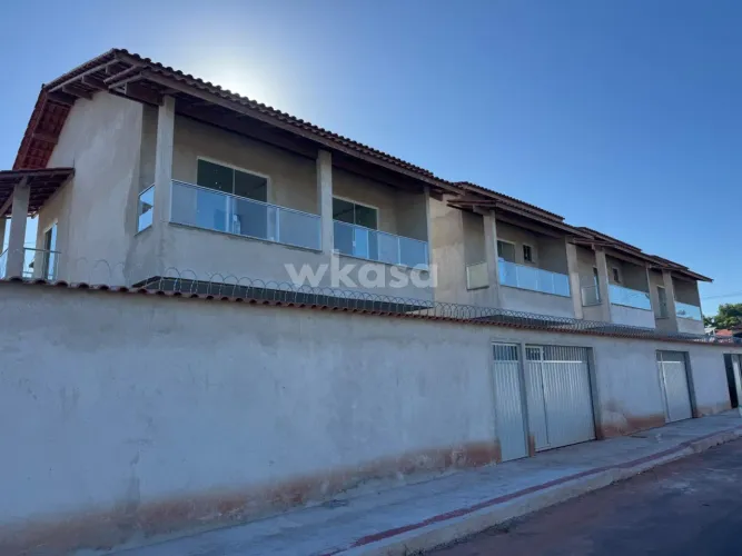 Casa Duplex em Estância Monazítica - Serra
