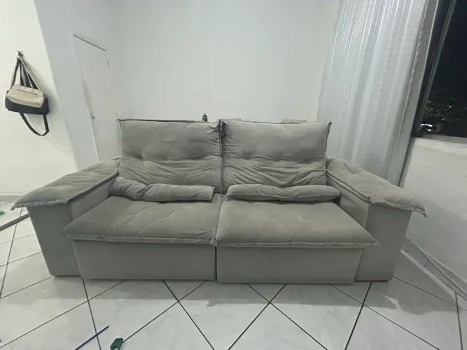 Sofá retrátil e reclinável