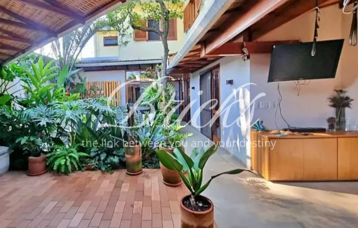 Casa em Condomínio Fechado na Granja Julieta com 4 dormitórios e 2 vagas