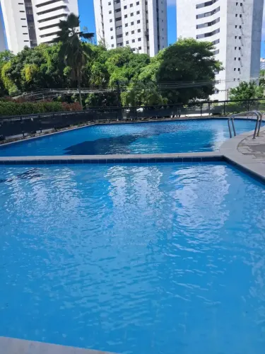JAQUEIRA, PRAÇA FLEMING. APTO150 m² em localização privilegiada.Piscina infantil /adulto 3