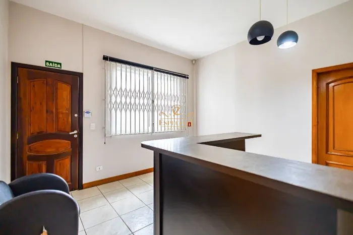 CASA COMERCIAL PARA LOCAÇÃO NO SÃO FRANCISCO EM CURITIBA