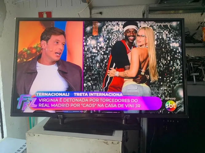 Vendo TV LED Full HD smartv 43 LG perfeita!!!