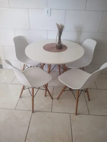 Cadeira e mesas 
