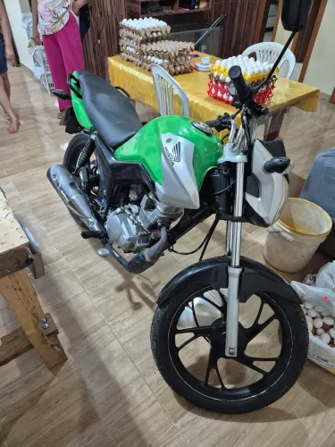 Vendo ou troco por carro de valor aproximado
