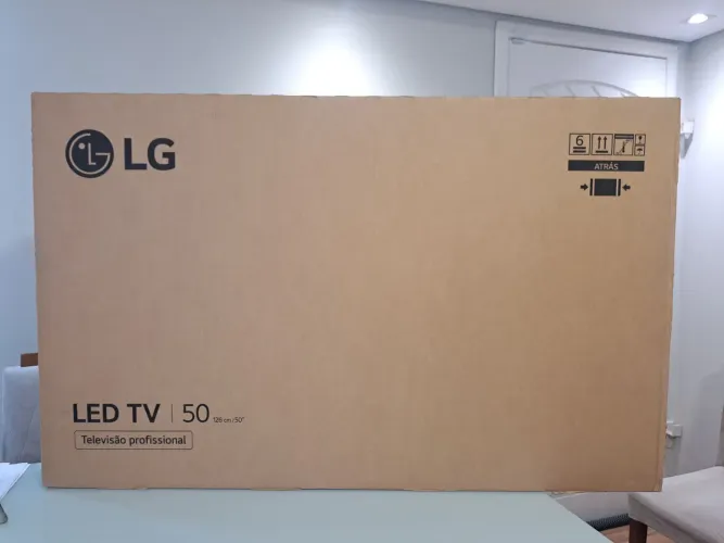 Televisor LG Smat TV 50" AU801COSA UHD 4K ThinQ AI
