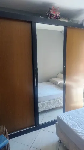Guarda roupa semi novo no precinho