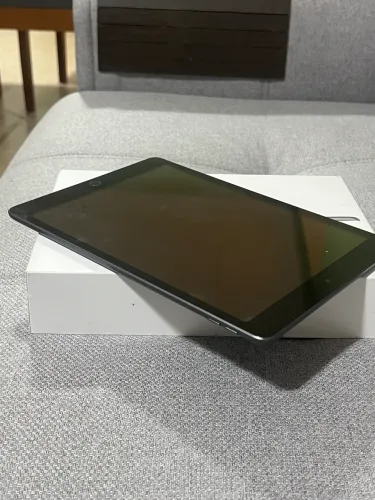 iPad Apple 9th Geração 10,2 64 GB prata