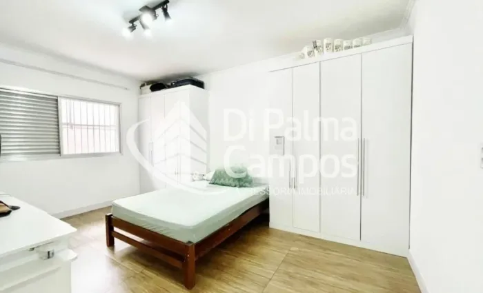 Casa para a venda e locação com 4 quartos, 291 m² na Vila Brasilina próximo à Avenida do C