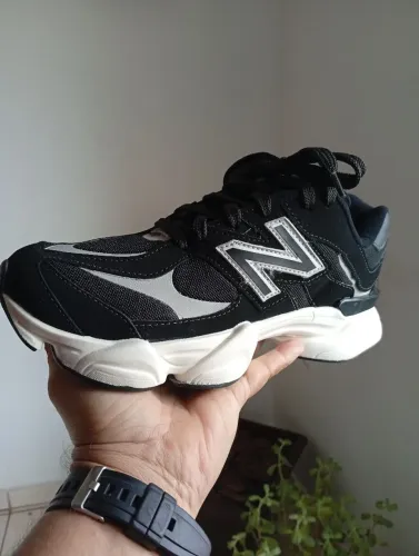 Tênis masculino esportivo
