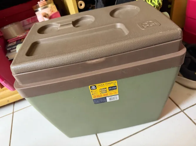 Caixa térmica 28 L