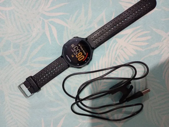 Vendo Relógio Garmin 235 semi novo