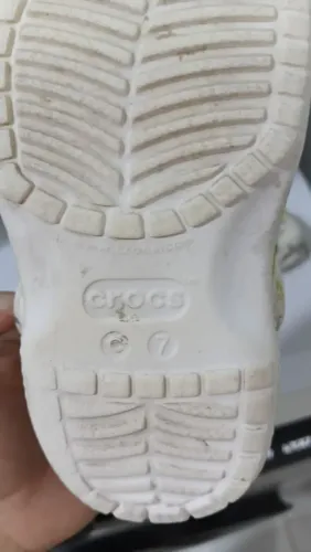 Crocs original e tênis zara