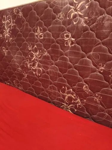 Cama casal Box com molas ensacadas- usado- ótimo estado