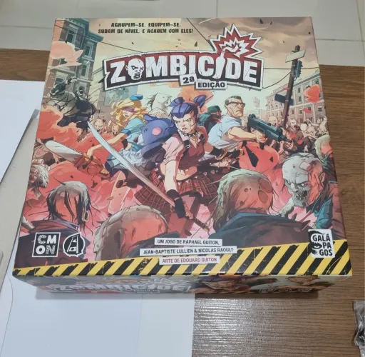 Combo Zombicide 2e + livro de RPG