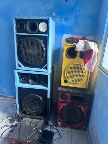 Sistema de Som Completo com 4 Caixas Acústicas + Amplificador