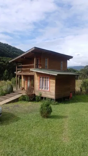 Venda Porteira Fechada - Chácara de 3,7 hectares com 3 cabanas em Urubici/SC