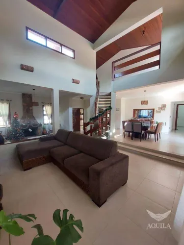 SOBRADO - 438 M² - 4 DORMITÓRIOS - 01 SUITE MASTER COM HIDRO - PISCINA - CONDOMÍNIO VIVEND
