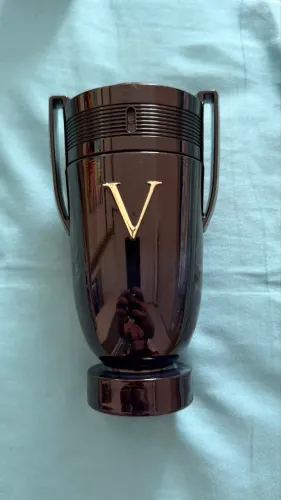 Invictus perfume / 200 ml 