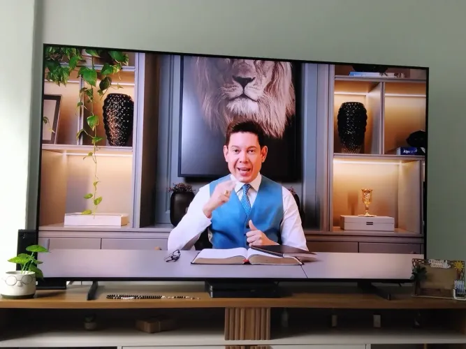 Smart TV 70? 4K UHD LED Samsung 70DU7700