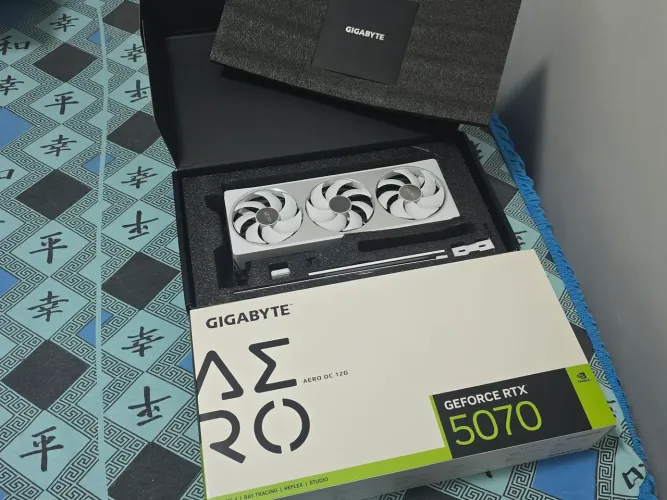 Rtx 5070 12gb AERO