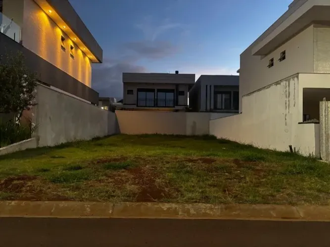 Terreno em Condômino Fechado. Vila Firense.