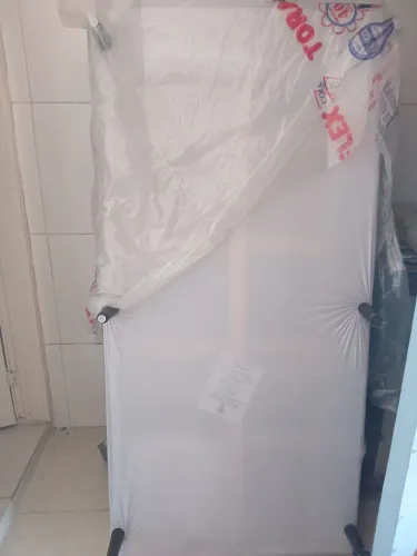 Cama colchao com rodízio nos pes