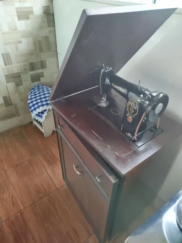 Máquina de costura Singer original completa 