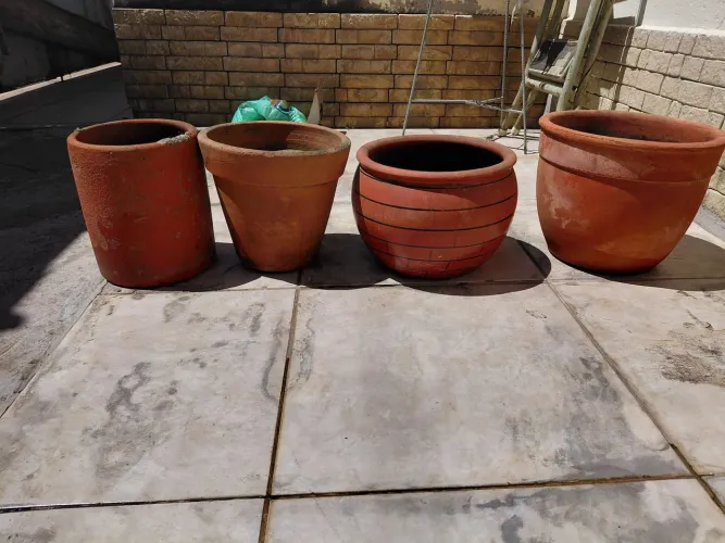 vasos de barro vendo o lote com 04 peças grandes em ótimo estado