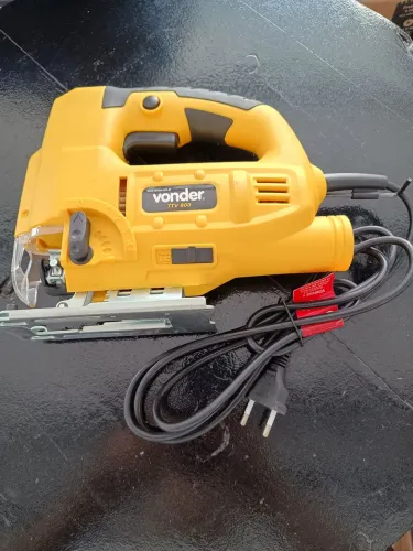 Vendo Serra Tico Tico Velocidade Variável 800w Vonder TTV 800, 127 volts, nova.