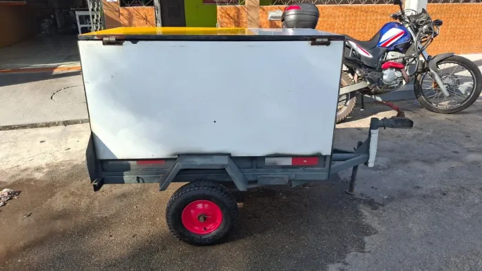 Carroça semi nova 