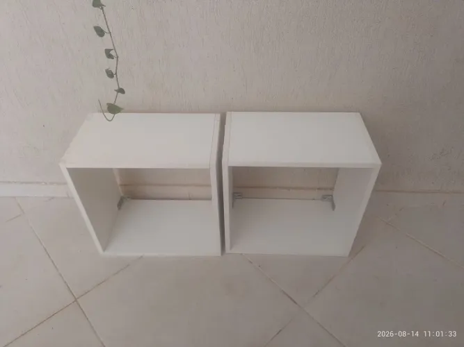 Nichos de parede em MDF, ótimo estado