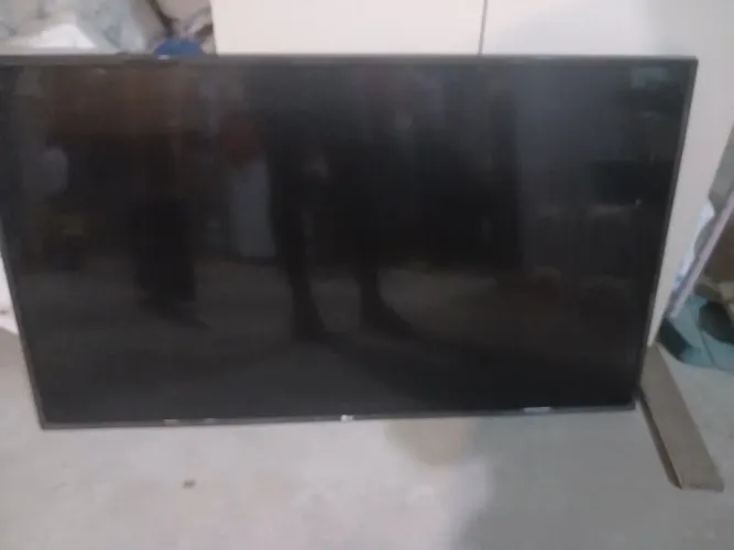 Tv smart de 50.lg e 28 polegadas para retirada de peças