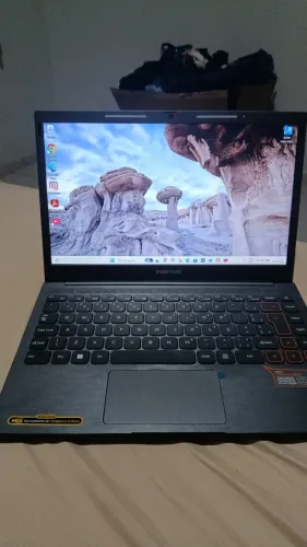 Vendo notebook praticamente novo.
