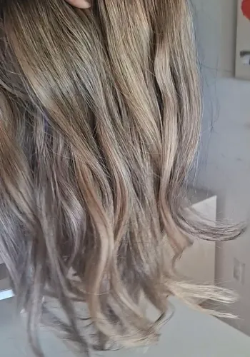 Lindíssimo mega hair loiro mesclado