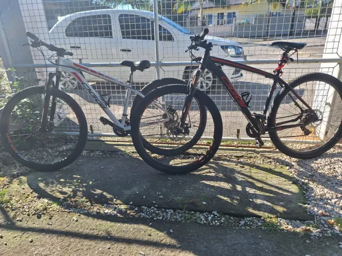 Barbada! 2 bicicletas OGGI aro 29, quadro 17 e 19, em perfeito estado!