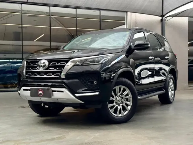 Toyota Hilux SW4 SRX 4X4 2.8 TDI 16V Dies. Aut. 2021