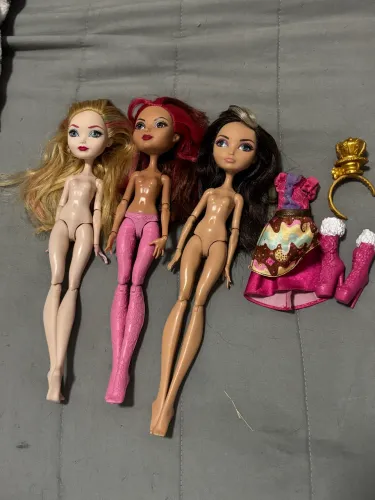 Bonecas ever after high sucata acompanha alguns acessórios