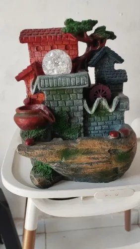 Fonte decorativa de resina