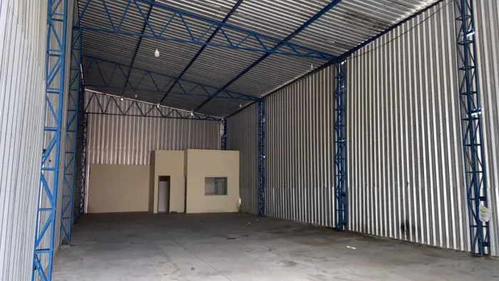 Imóvel para aluguel tem 250 metros quadrados com 1 quarto em Antares - Eunápolis - BA