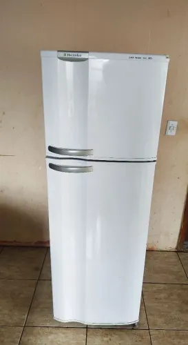 Geladeira Electrolux 360 litros 127V