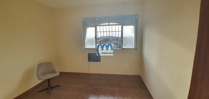 Amplo apartamento, vazio, vista livre, próximo a Creche Espaço Baby.
