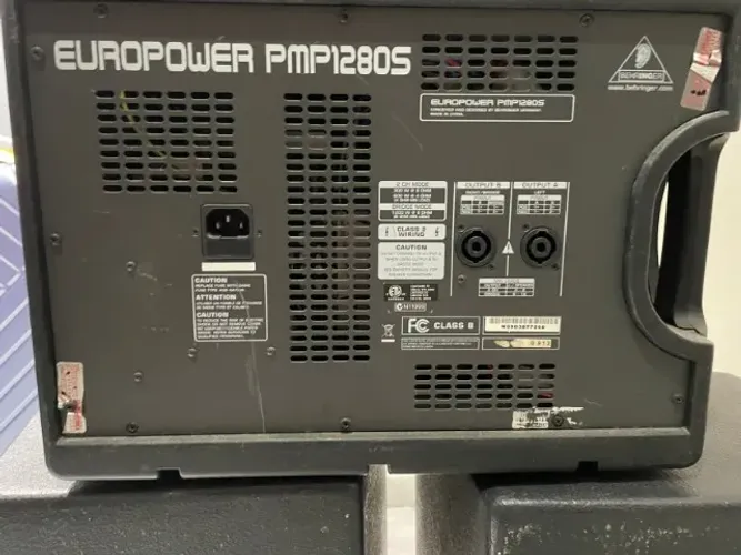Mesa amplificada Behringer Europower 1280s + 2 caixas passivas Staner upper 60F