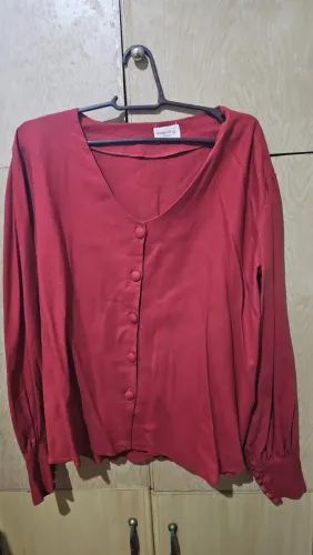 Camisa Quiprocó rouparia 1 versão Enlace vintage em linho misto Telha vinho